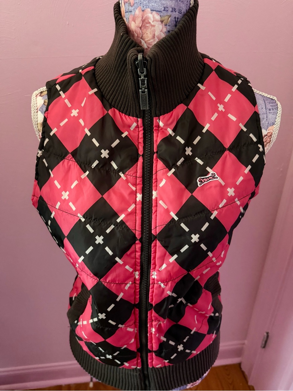 ECKO UNLTD Quilted Zip Reversible Puffer Vest Argyle Brown/Pink - Size M